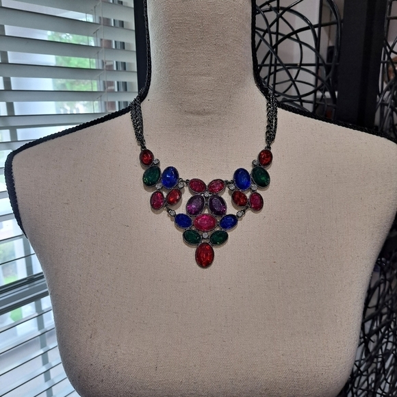 Crystal Statement Necklace Gunmetal Chain - Picture 3 of 4